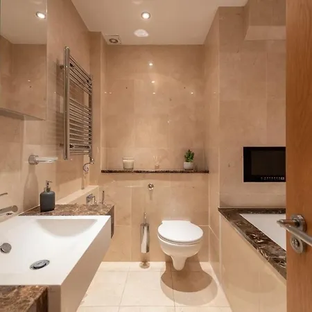 Spacious 4-bedroom In Άμστερνταμ